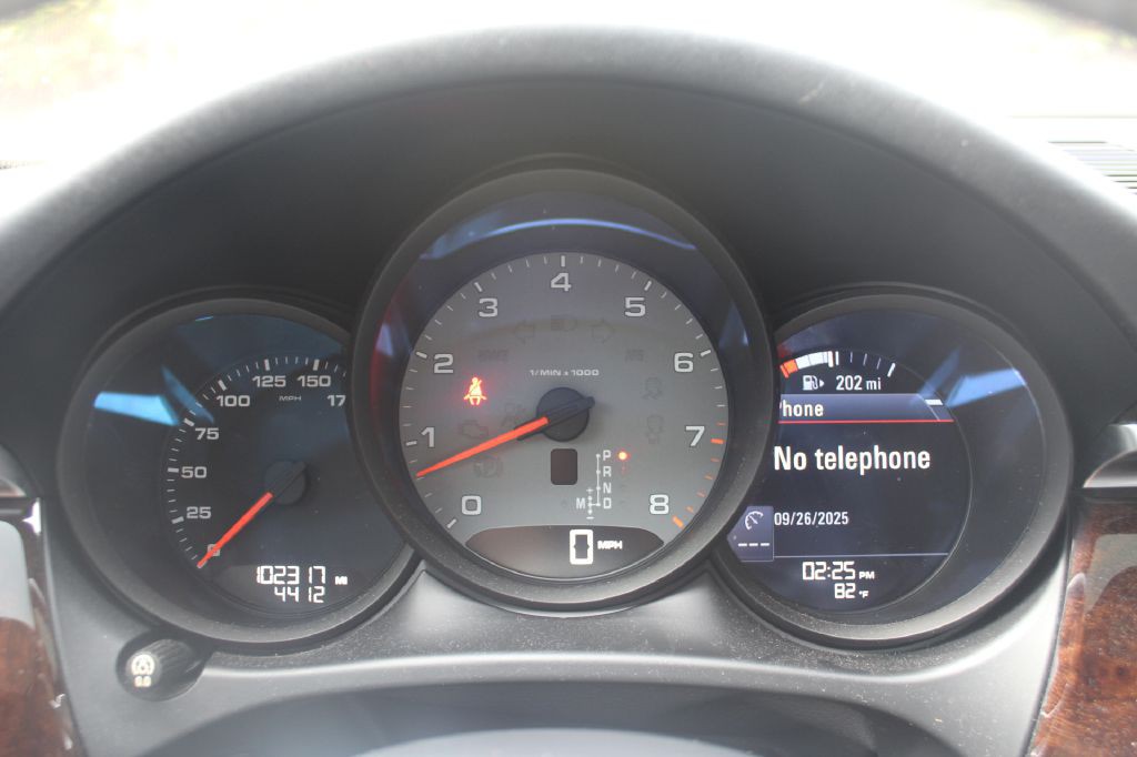 2016 Porsche Macan Image 37