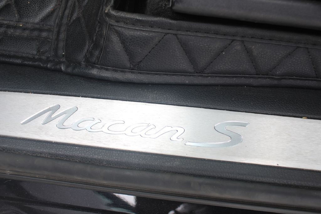 2016 Porsche Macan Image 41