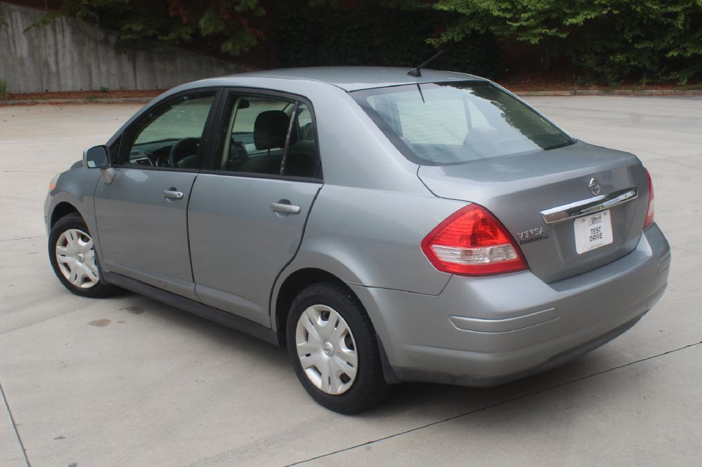 2010 Nissan Versa Image 3
