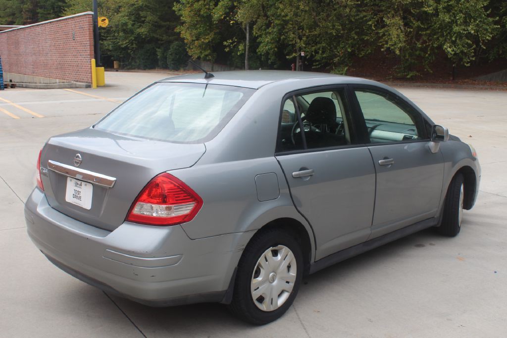 2010 Nissan Versa Image 5