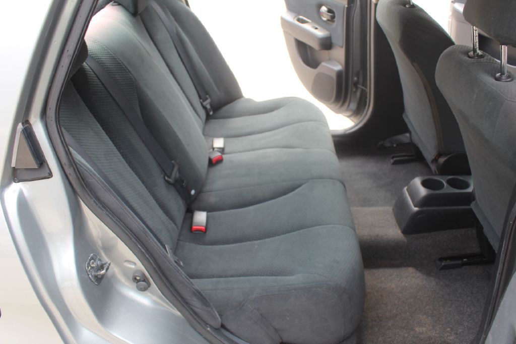 2010 Nissan Versa Image 8
