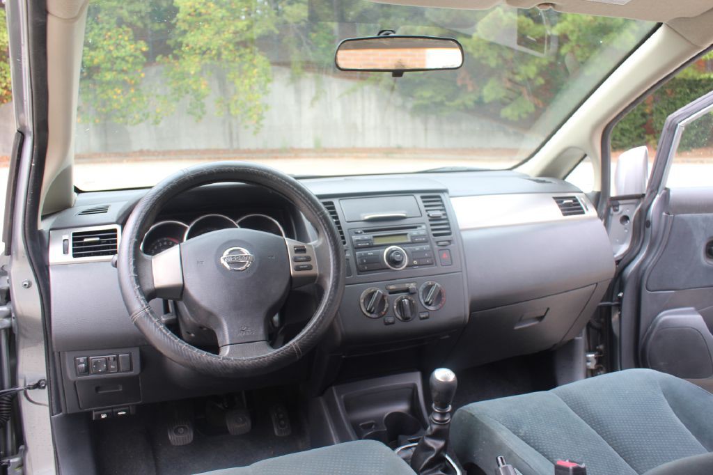 2010 Nissan Versa Image 15