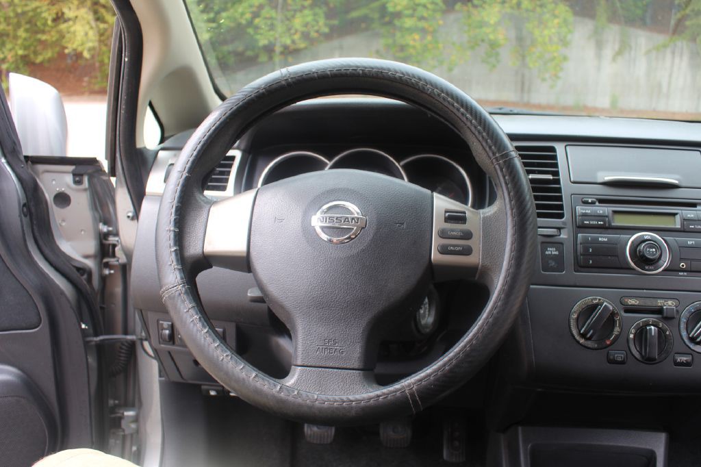 2010 Nissan Versa Image 16