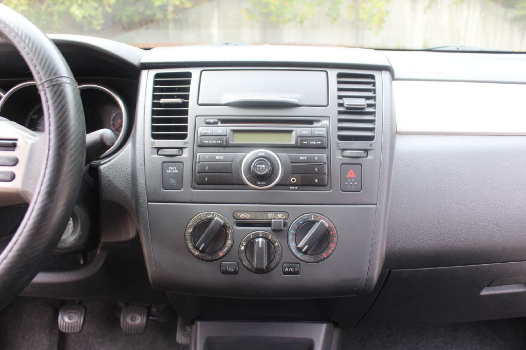 2010 Nissan Versa Image 17