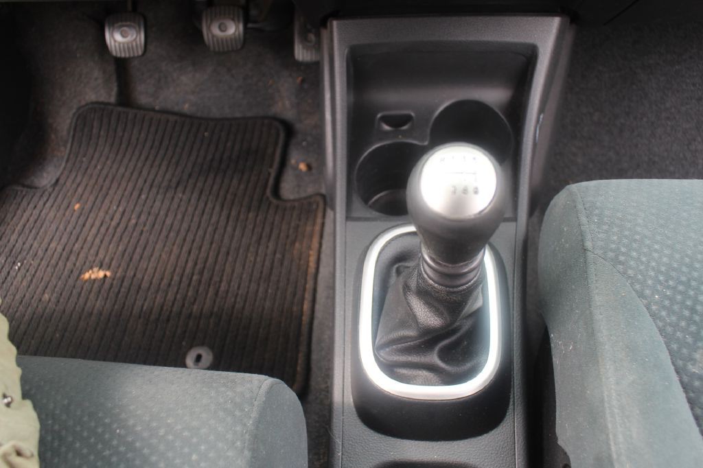 2010 Nissan Versa Image 19
