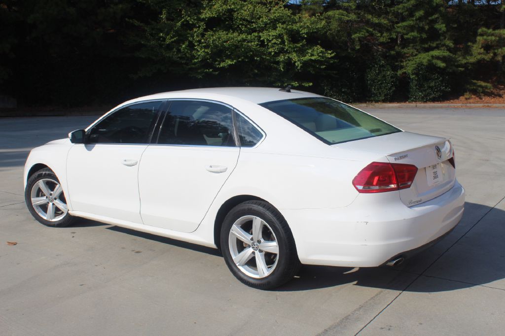 2013 Volkswagen Passat Image 3