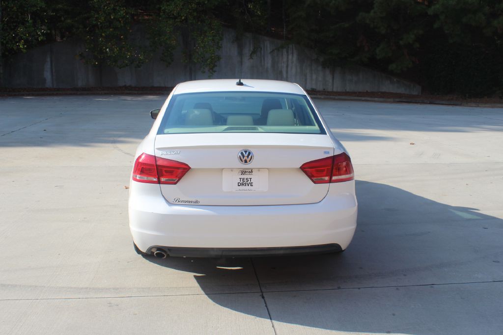2013 Volkswagen Passat Image 4
