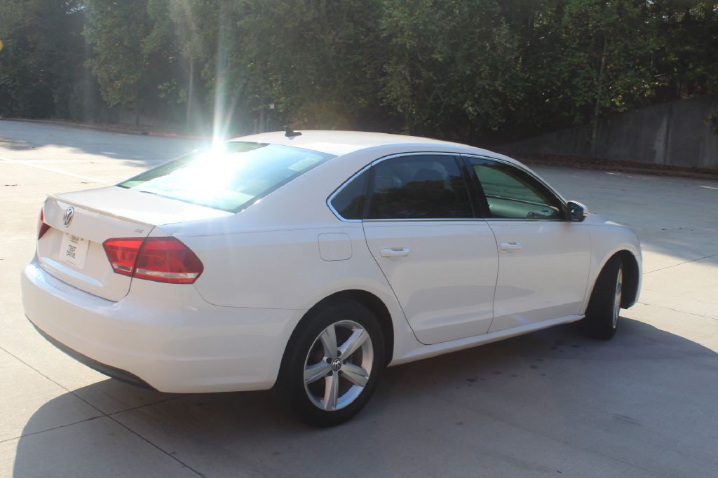 2013 Volkswagen Passat Image 5