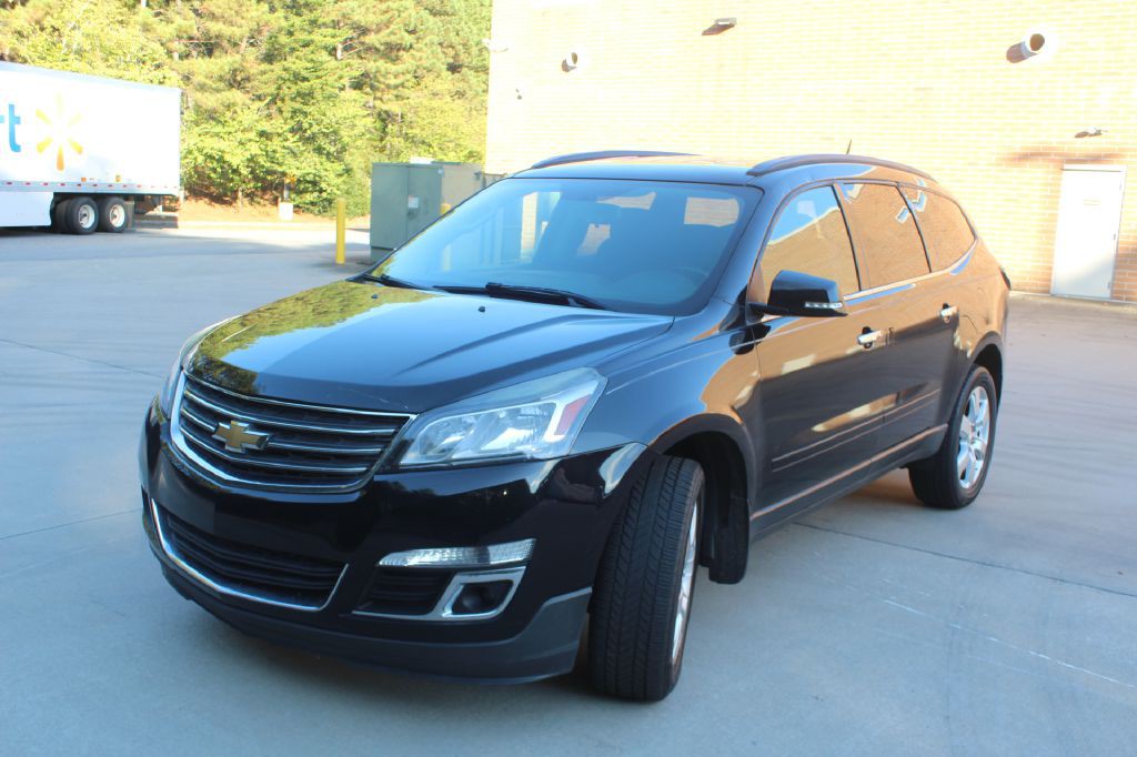 2017 Chevrolet Traverse Image 2