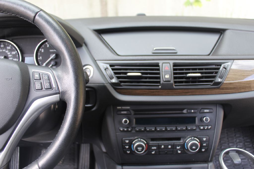 2014 BMW X1 Image 17