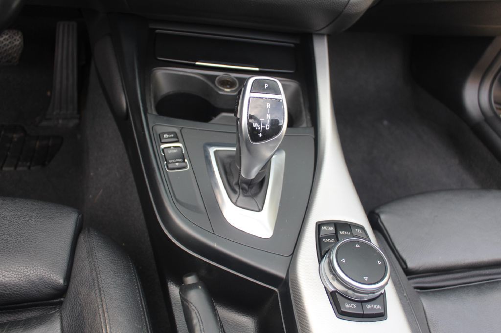 2016 BMW 2 Series Image 21