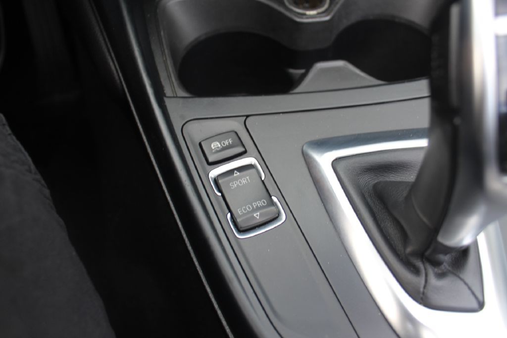 2016 BMW 2 Series Image 26