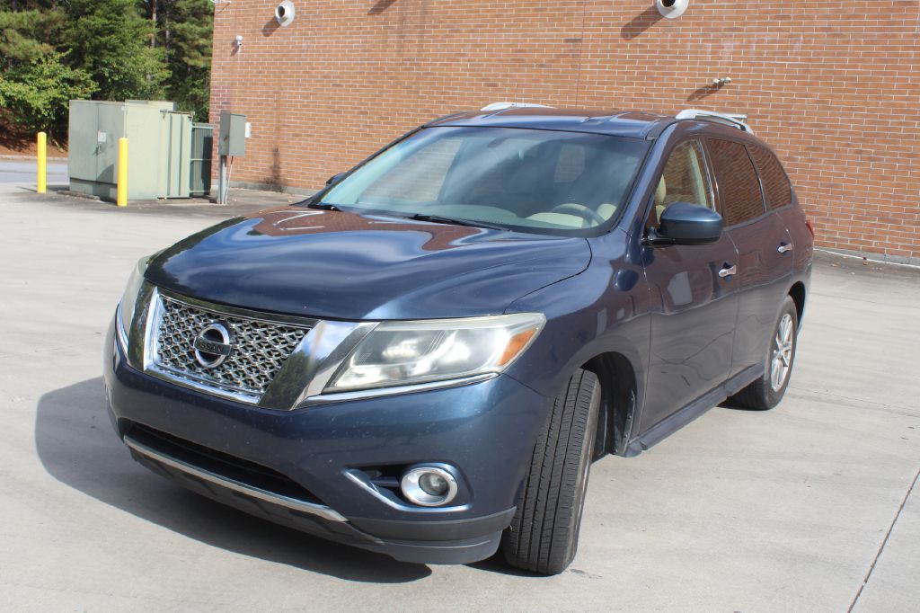 2015 Nissan Pathfinder Image 2