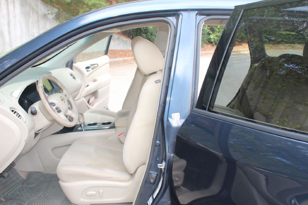 2015 Nissan Pathfinder Image 9