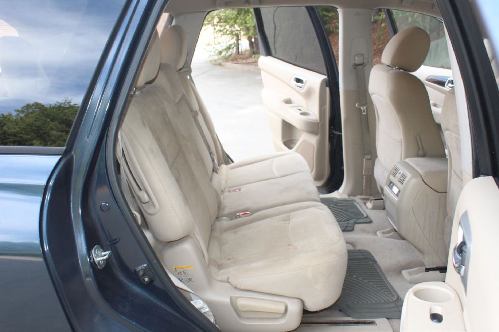 2015 Nissan Pathfinder Image 12