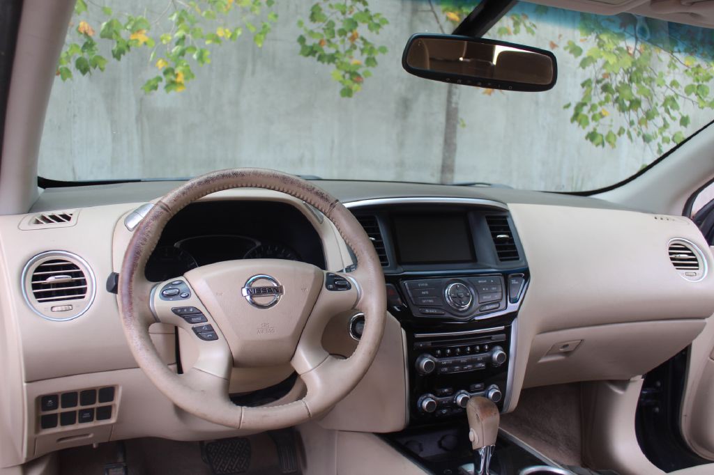2015 Nissan Pathfinder Image 16