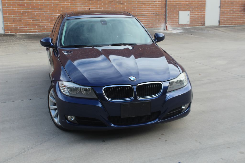 2011 BMW 3 Series Image 1