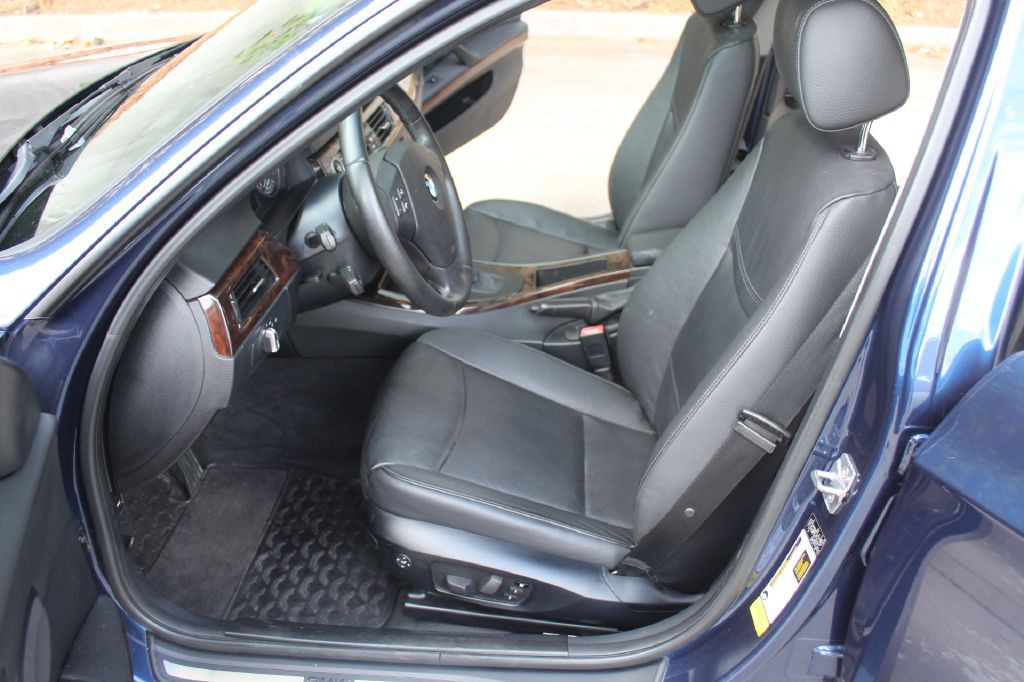 2011 BMW 3 Series Image 10