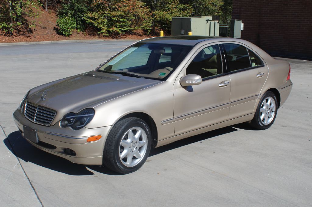 2003 Mercedes-Benz C-Class Image 2