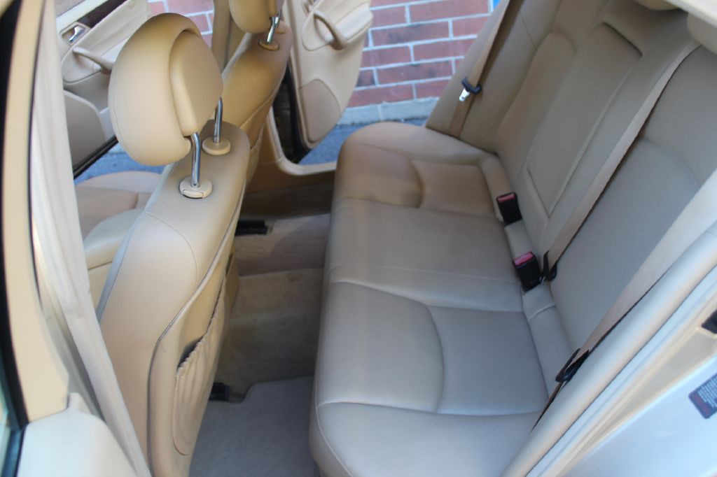 2003 Mercedes-Benz C-Class Image 9