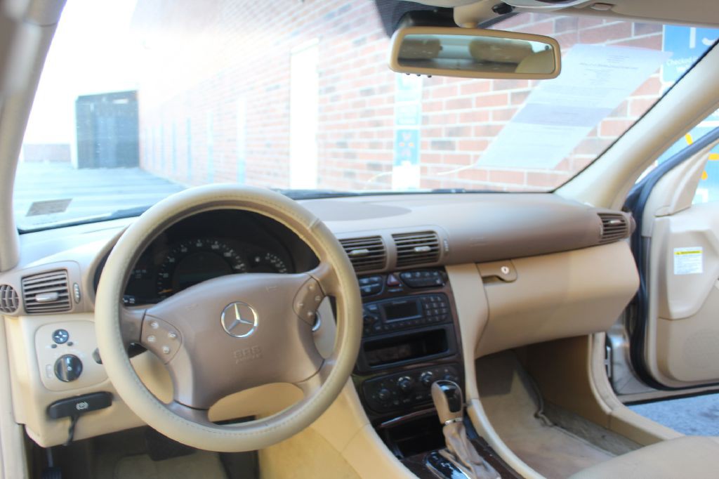 2003 Mercedes-Benz C-Class Image 15