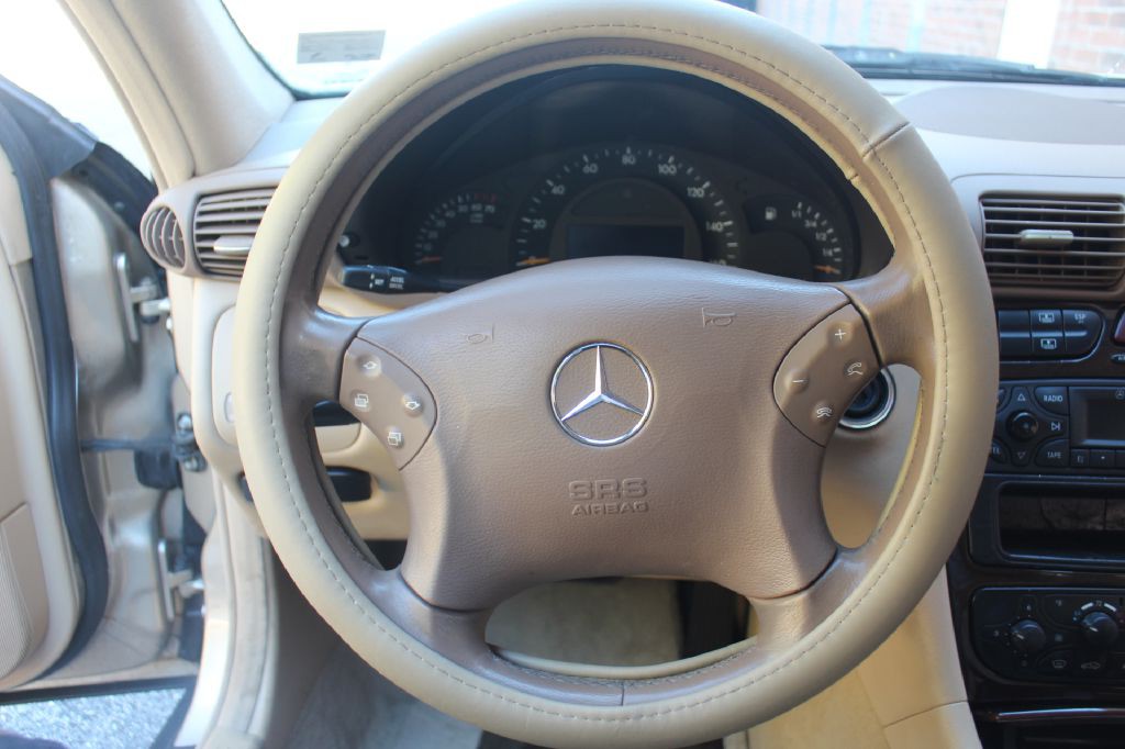 2003 Mercedes-Benz C-Class Image 16