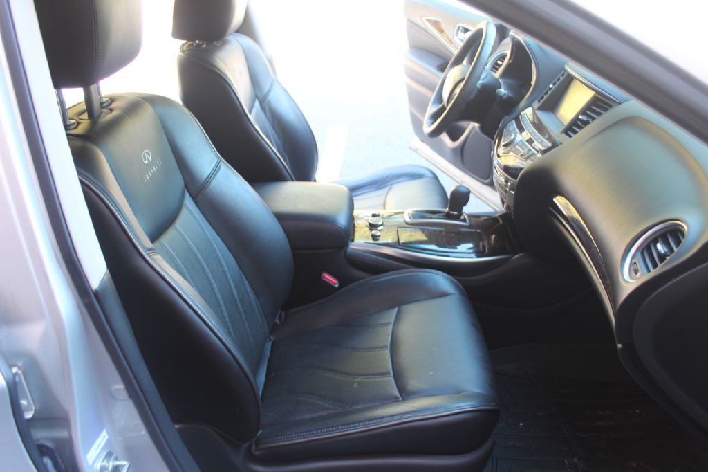 2013 INFINITI JX35 Image 7
