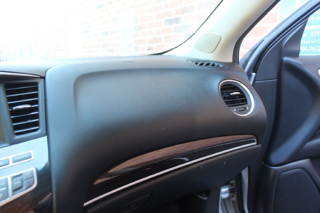 2013 INFINITI JX35 Image 19