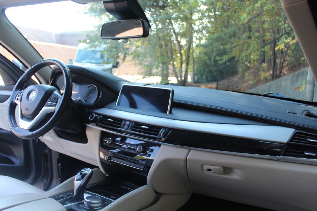 2016 BMW X6 Image 16