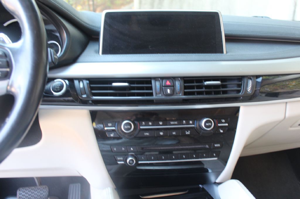 2016 BMW X6 Image 20