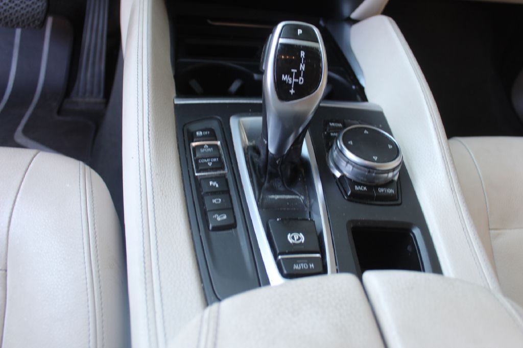 2016 BMW X6 Image 22