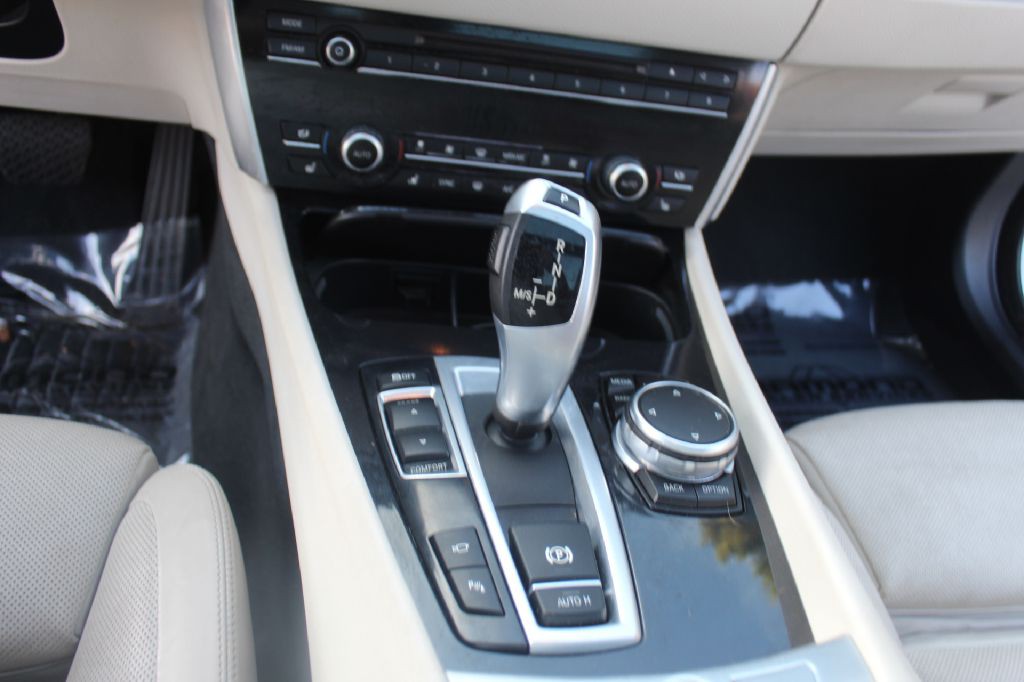 2016 BMW 5 Series Image 19