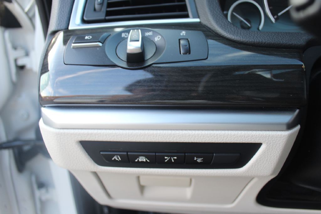 2016 BMW 5 Series Image 20