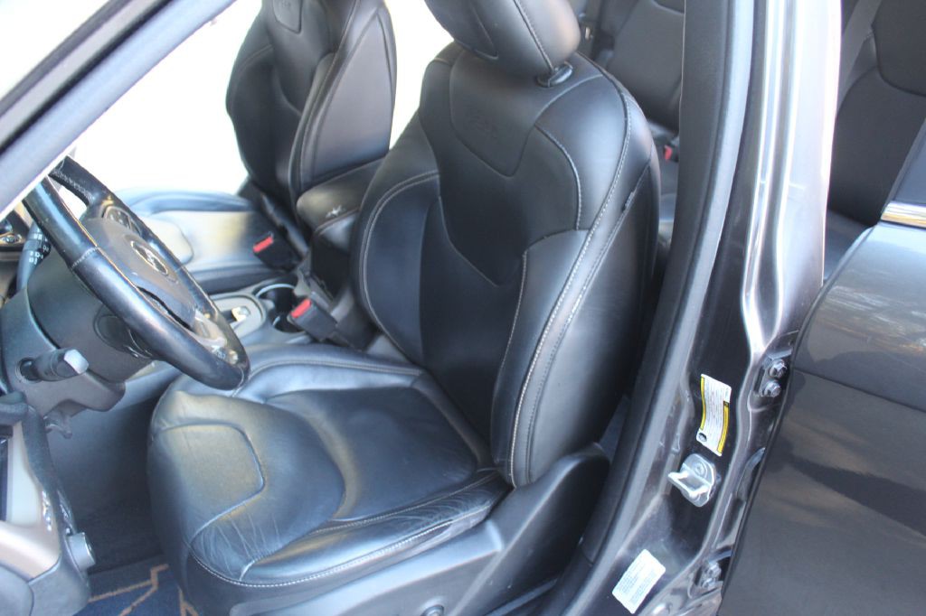 2015 Jeep Cherokee Image 11