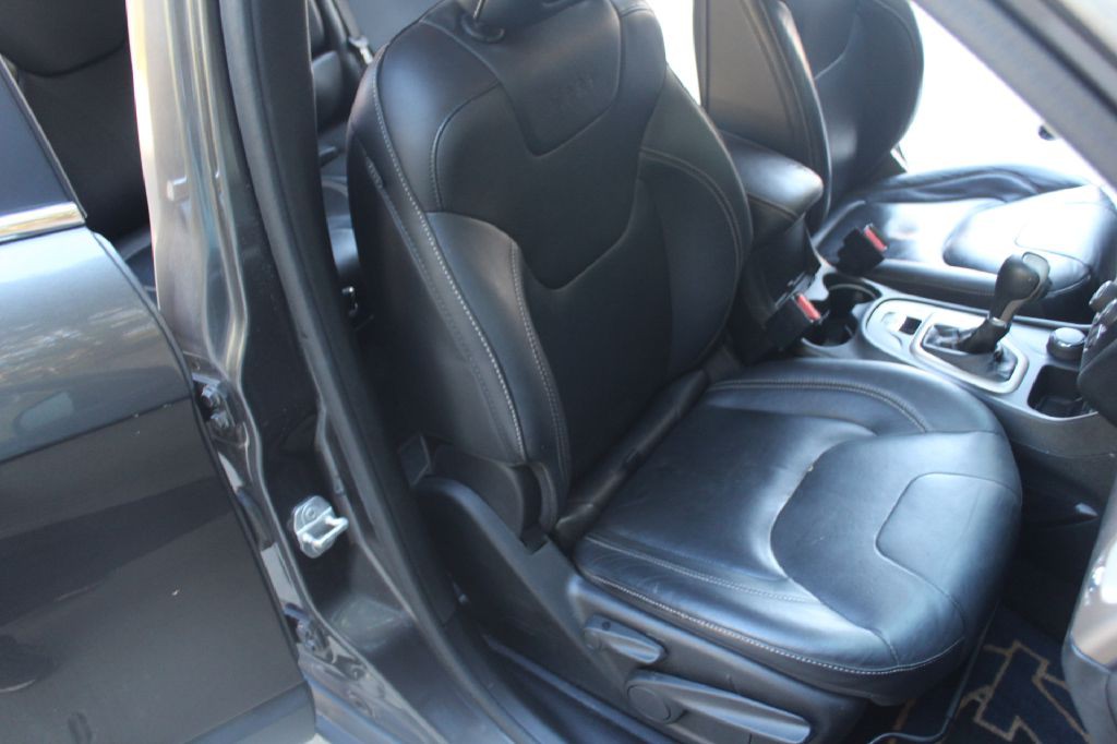 2015 Jeep Cherokee Image 12