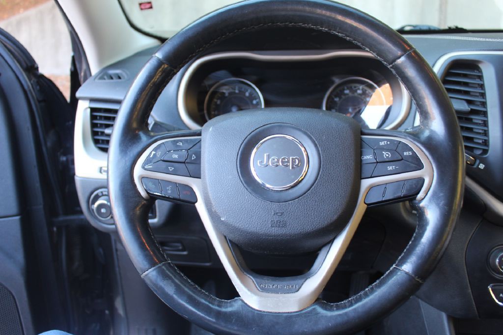 2015 Jeep Cherokee Image 16