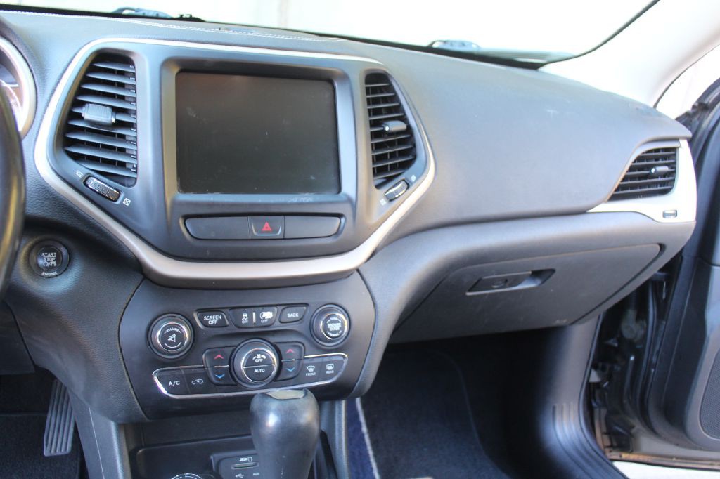 2015 Jeep Cherokee Image 18