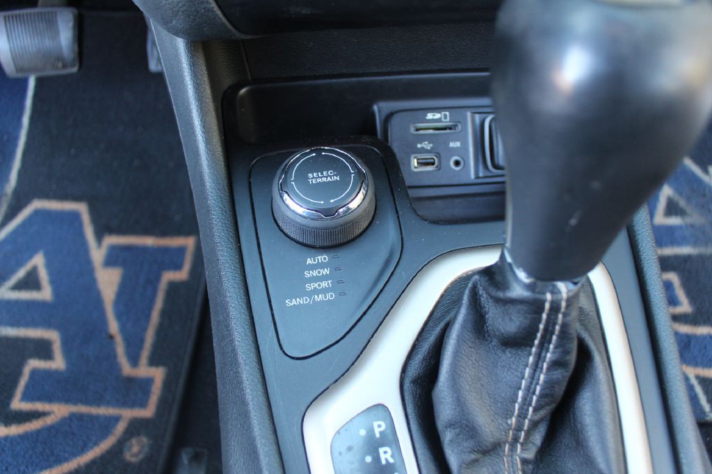 2015 Jeep Cherokee Image 20