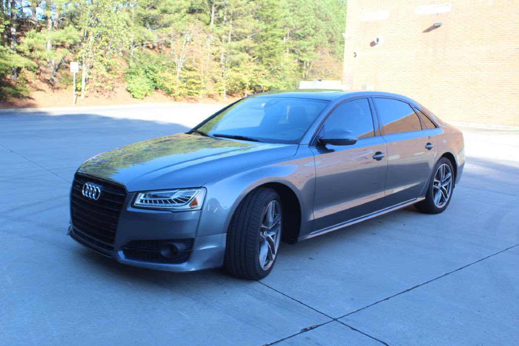 2017 Audi A8 Image 2