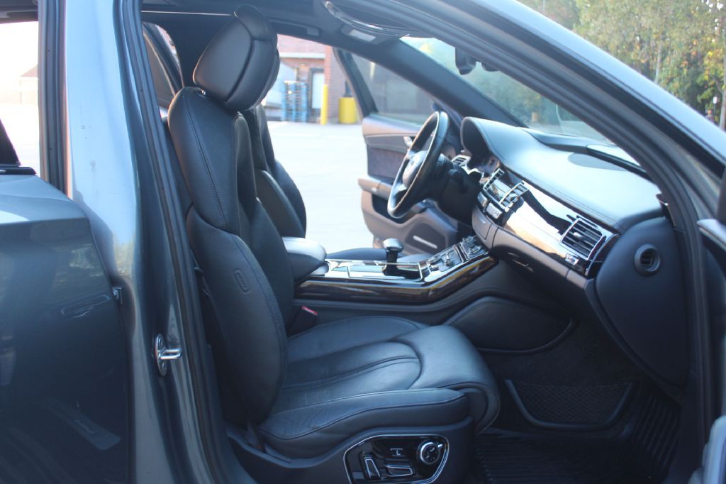 2017 Audi A8 Image 10