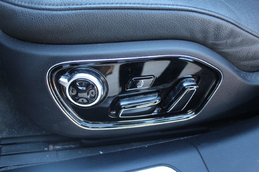 2017 Audi A8 Image 18