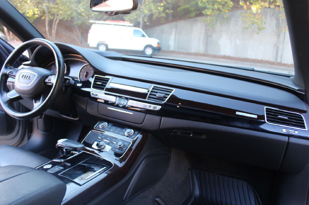 2017 Audi A8 Image 19