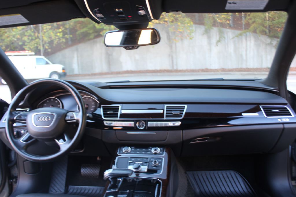 2017 Audi A8 Image 20