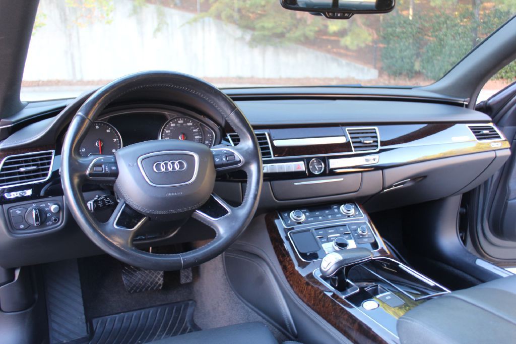 2017 Audi A8 Image 21