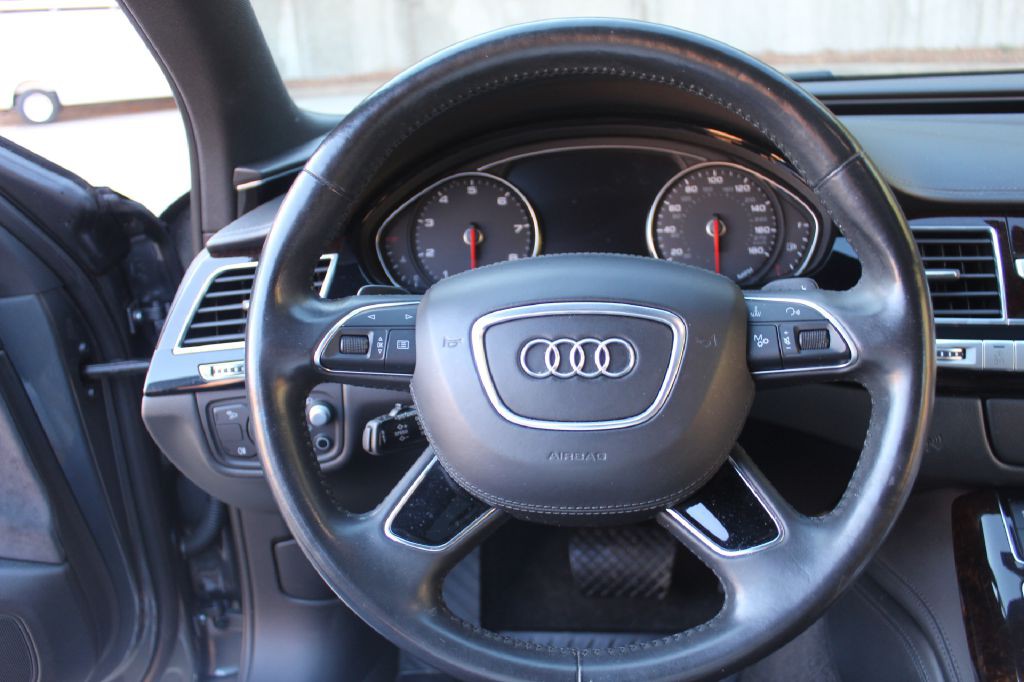 2017 Audi A8 Image 22