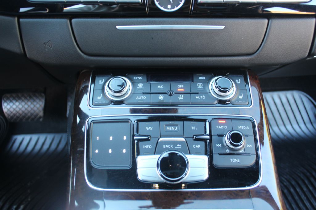 2017 Audi A8 Image 25