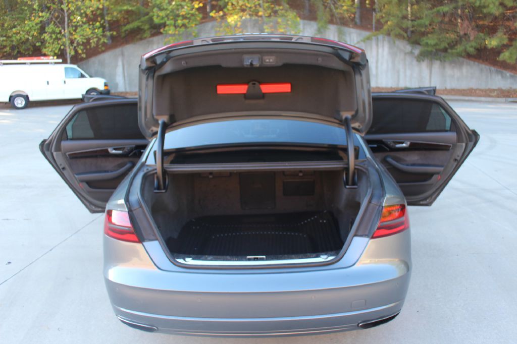 2017 Audi A8 Image 30