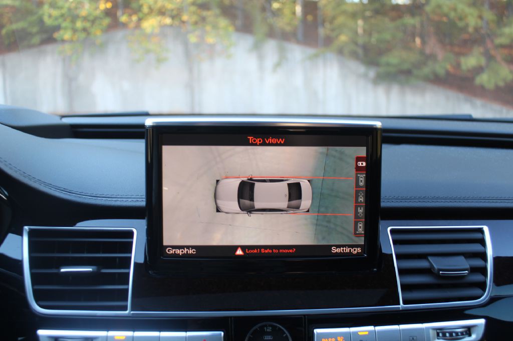 2017 Audi A8 Image 35