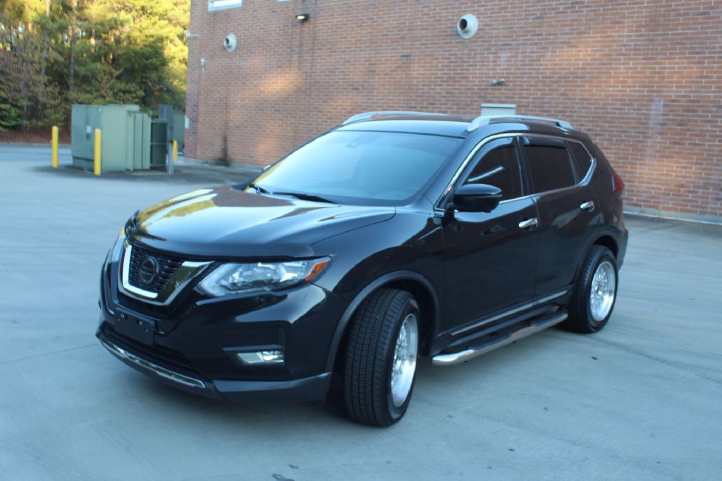 2018 Nissan Rogue Image 2