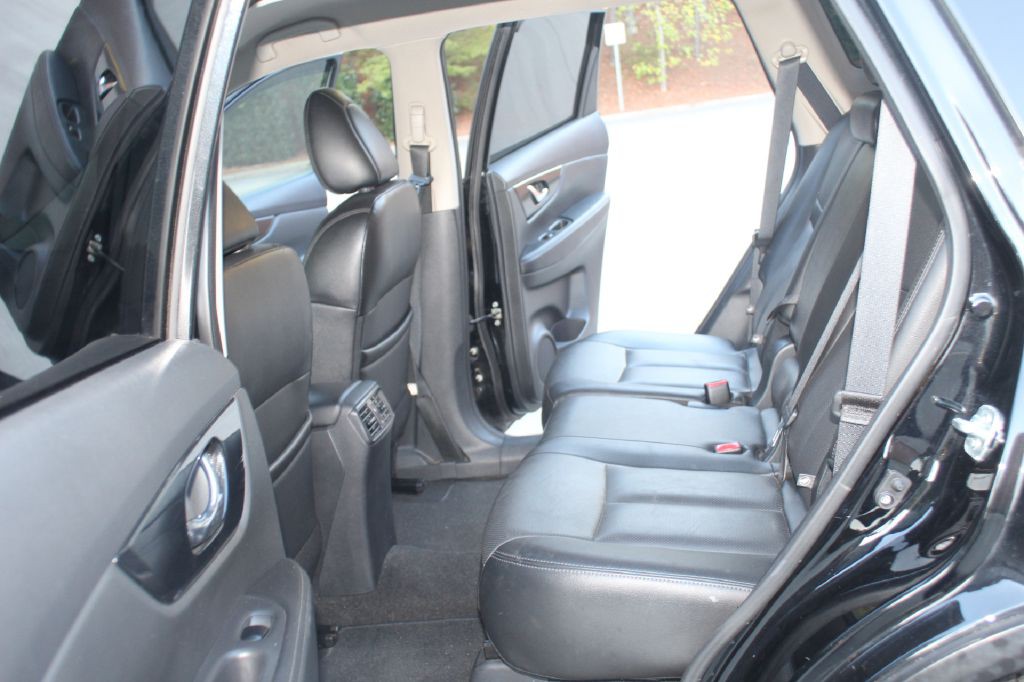 2018 Nissan Rogue Image 9